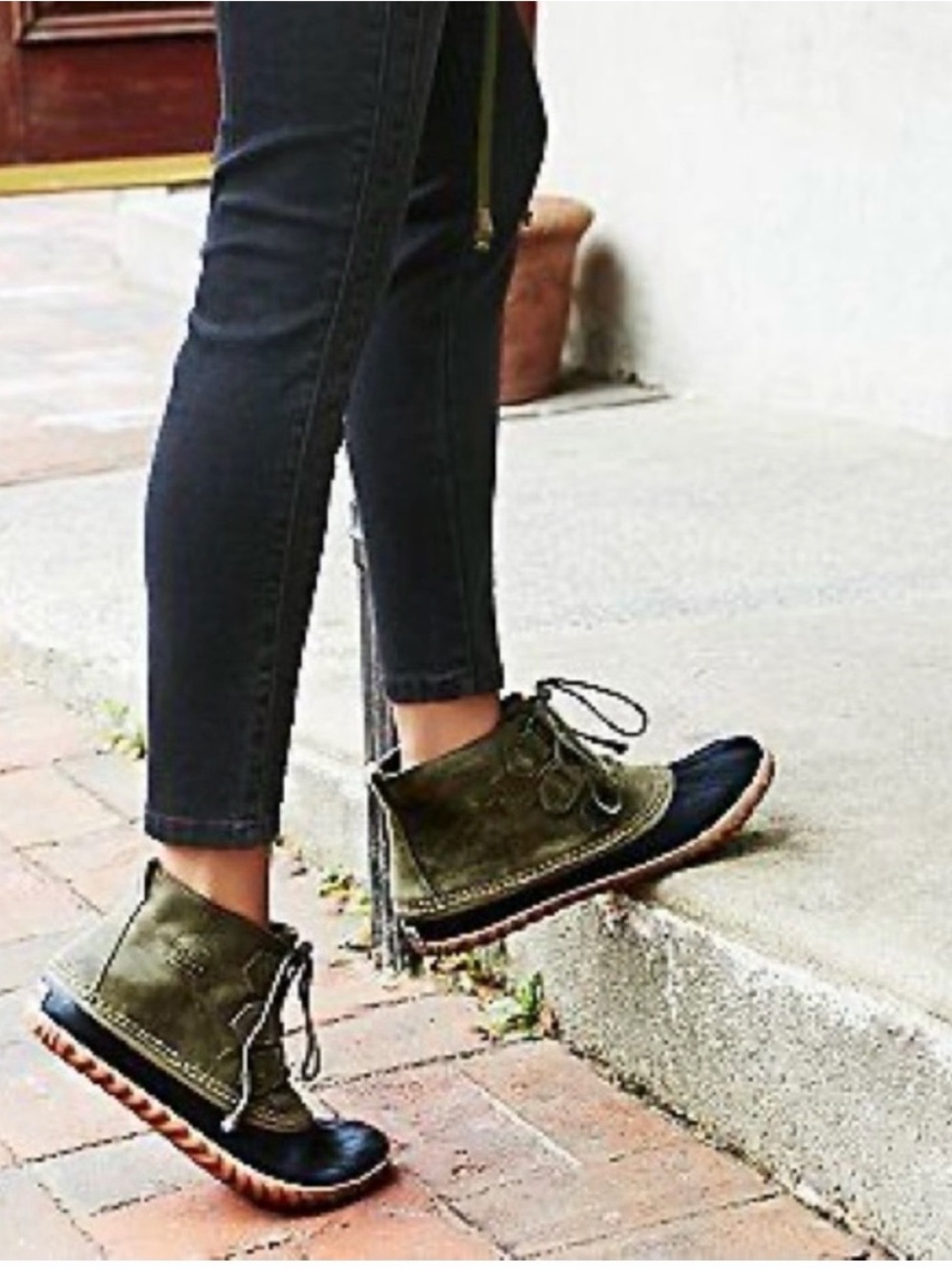 Sorel Olive Green and Black Lace-Up Rain Boots